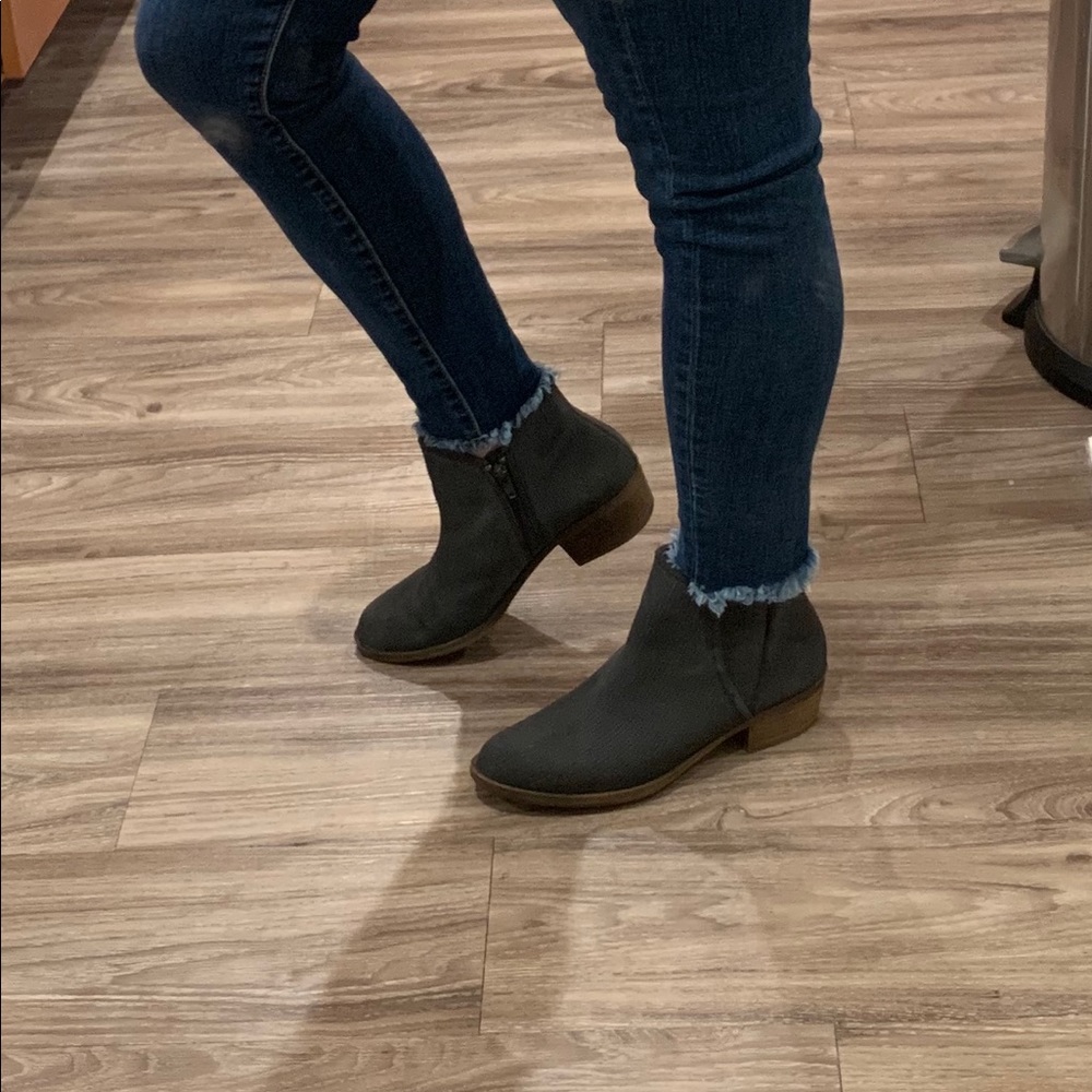 Booties - Picture 4 of 5